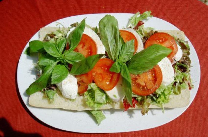  Könnyed reggeli/vacsora a caprese, avagy a paradicsomos mozarella