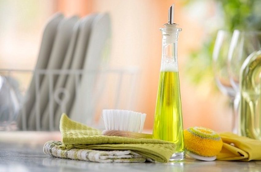  Őrült takarítási tippek: majonézzel és mustárral macerás foltok ellen