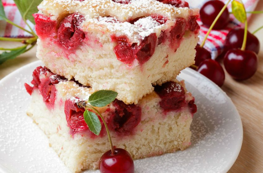  A mennyei meggyes-joghurtos kevert süti receptje – Bögrés változat