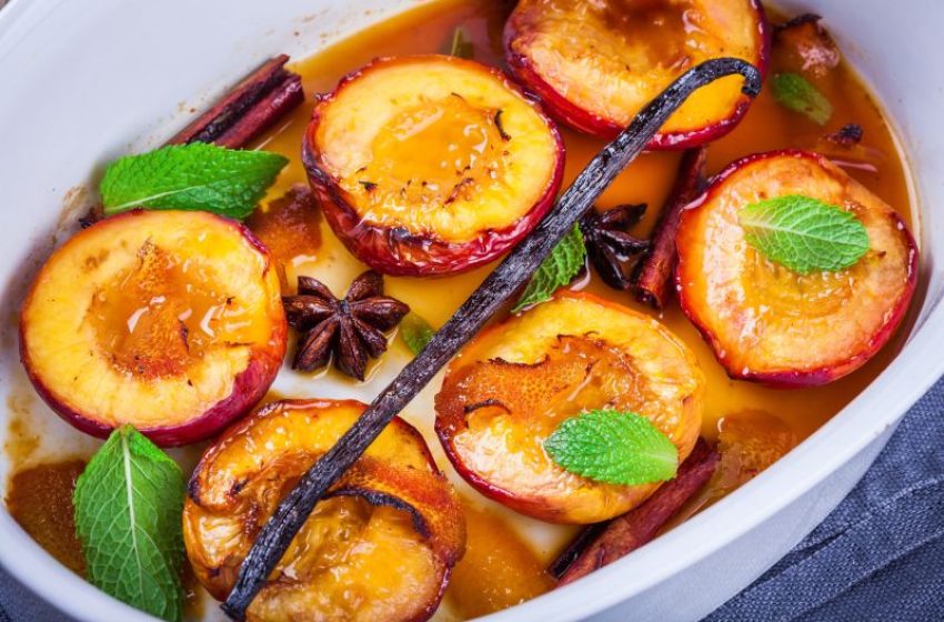  Illatozó, mézes-fahéjas sült őszibarack: egyszerű, mégis mennyei desszert