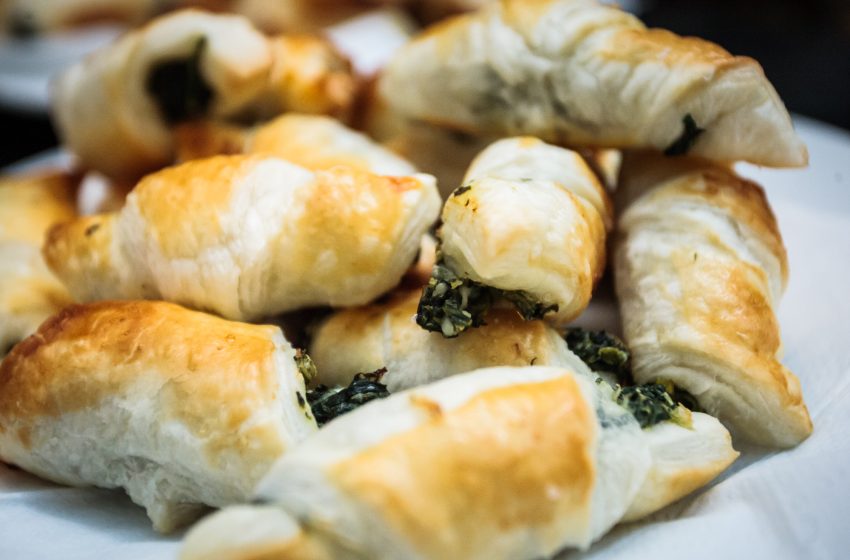  Spenótos-fetás kiflik leveles tésztából: ezzel is várhatod a locsolókat