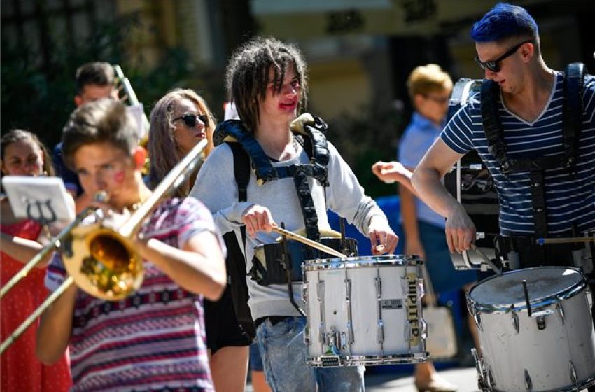  Mától ballagás, majd érettségi: több tízezren vizsgáznak a napokban