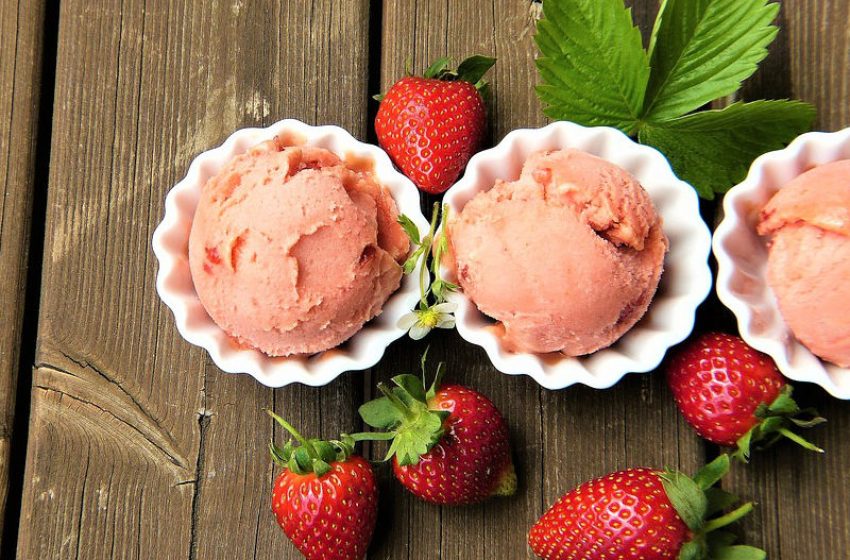 Krémes házi gyümölcsfagyi gép nélkül – Már 3 hozzávalóból is elkészítheted