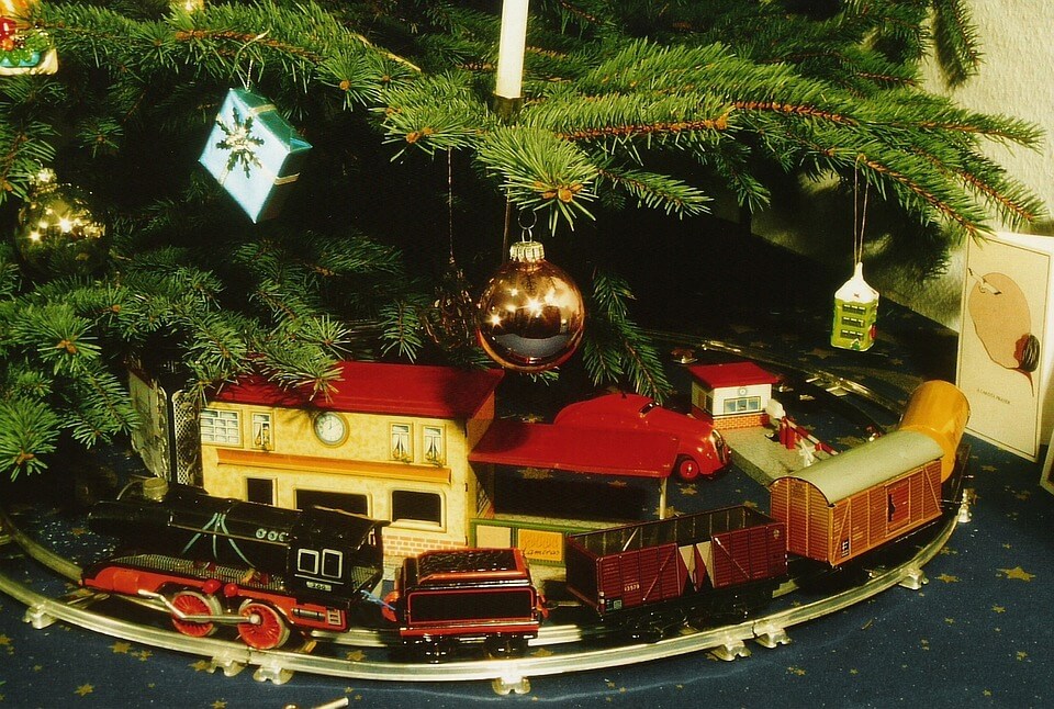  Karácsonyi nosztalgia: milyen ajándékok várták régen a gyerekeket a fa alatt?