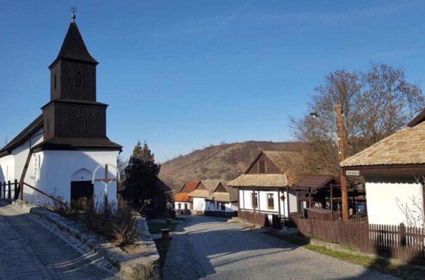  Meseszép palóc falu: Hollókő az egész családnak nagy élmény