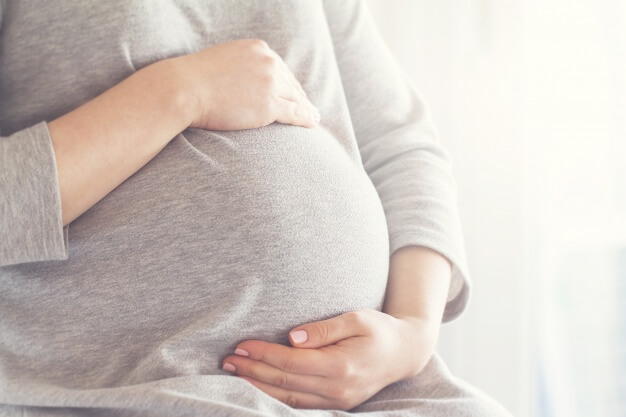  A vajúdás és a szülés megindulásának biztos jelei: ekkor indulj a kórházba