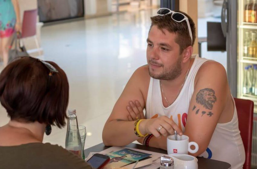  „Ne hagyják a gyerekek, hogy elnyomják az egyéniségüket”: interjú Jocó bácsival a tanévkezdés kapcsán