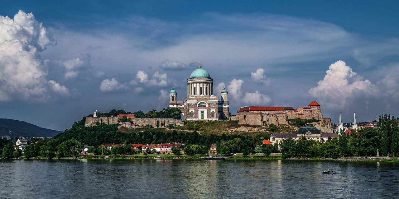 Őszi pompában a Dunakanyar: Esztergom tökéletes választás egy hosszú hétvégére is
