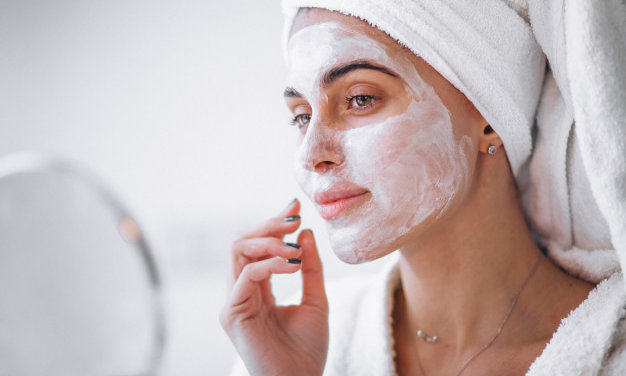 Csodás hatású házi arcpakolások száraz és zsíros bőrre: ezekkel kényeztesd magad