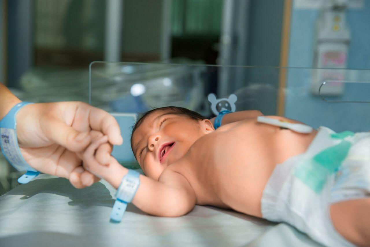  Hogy ne haljon meg minden harmincadik újszülött – az Apgar-teszt babák millióit mentette meg