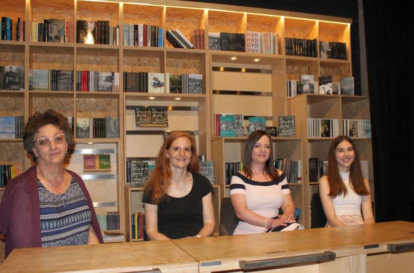  Letehetetlen nyári könyvek tiniknek a szerzők ajánlásával: kamaszkorban semmi nem normális