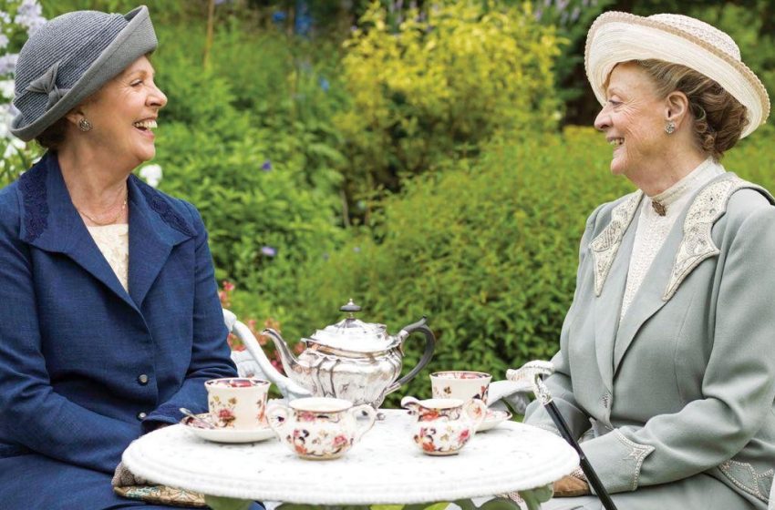  Podcast: Downton Abbey, ötórai tea, édes és sós finomságok, igazi angol receptek – Vendég: Finy Petra