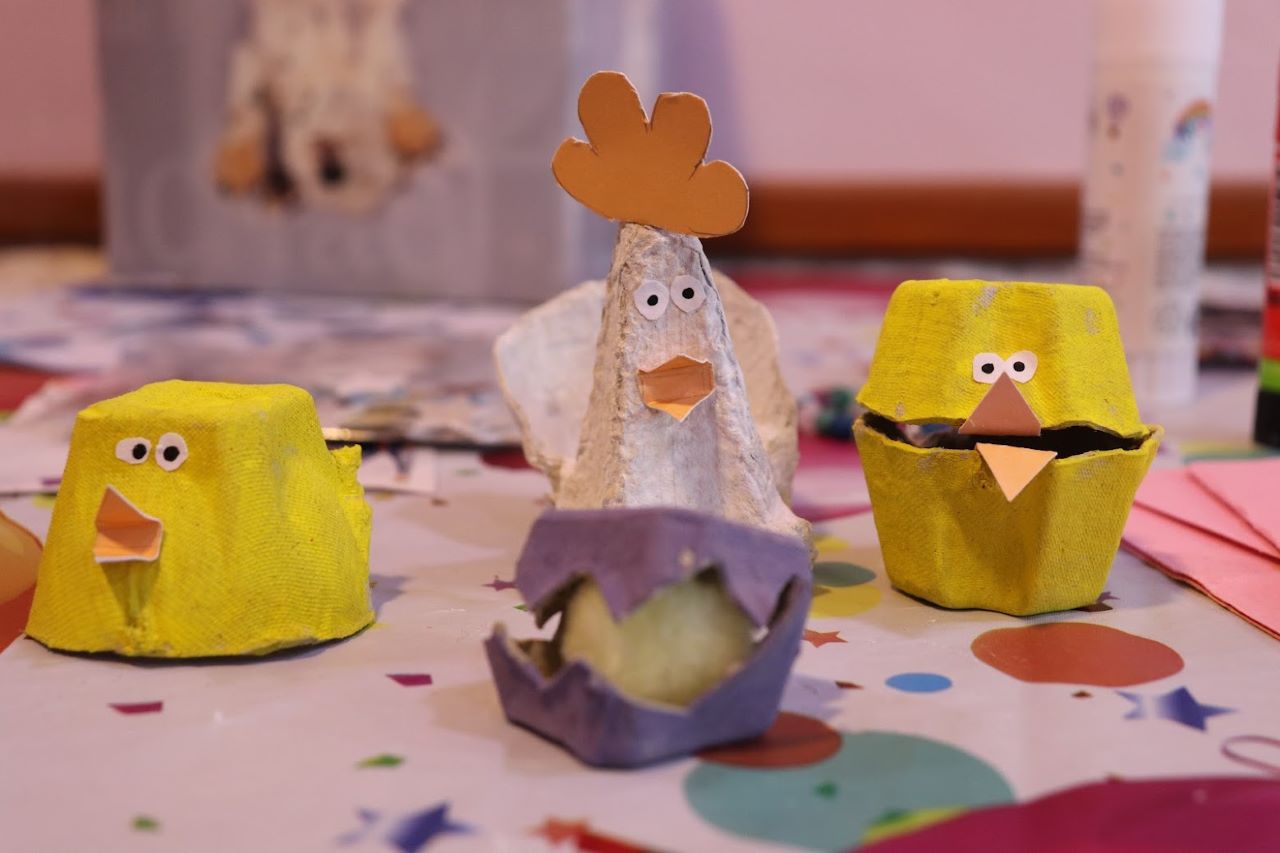 Bájos húsvéti figurák tojástartóból – nyuszik, csibék és kakasok &ndash; 1 &ndash; Anyanet